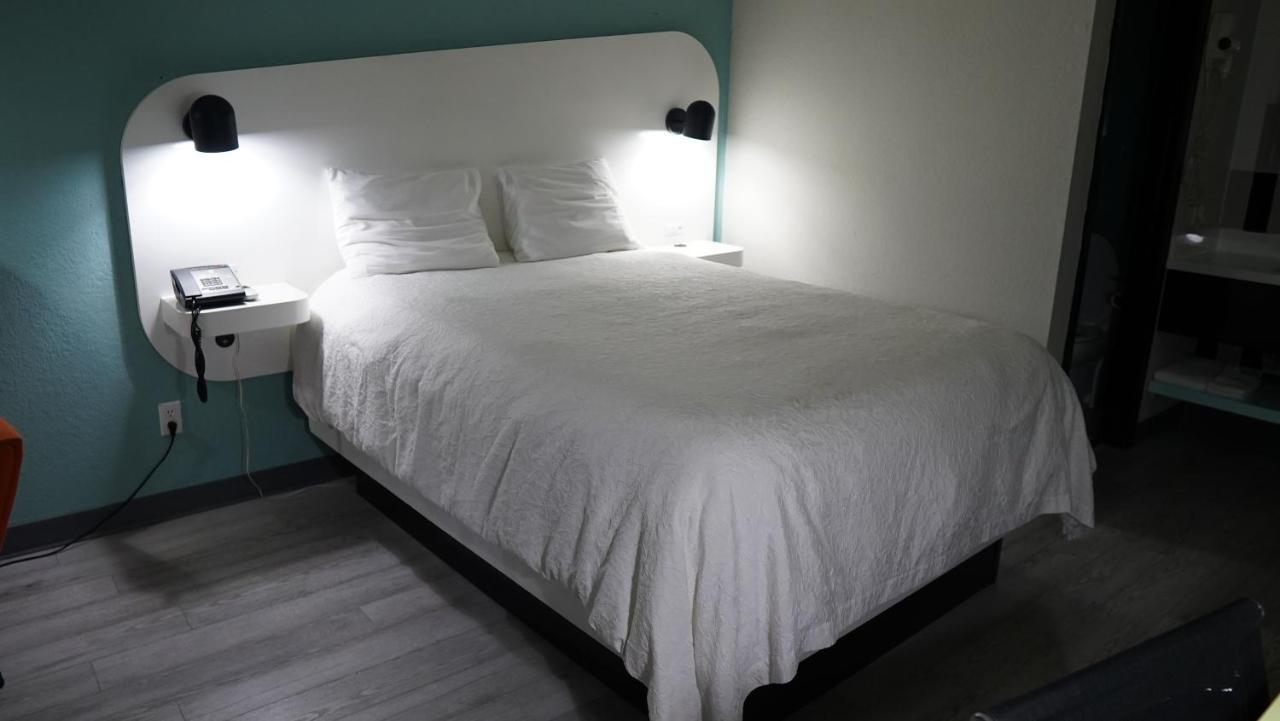 Hodler Inn Heavener エクステリア 写真