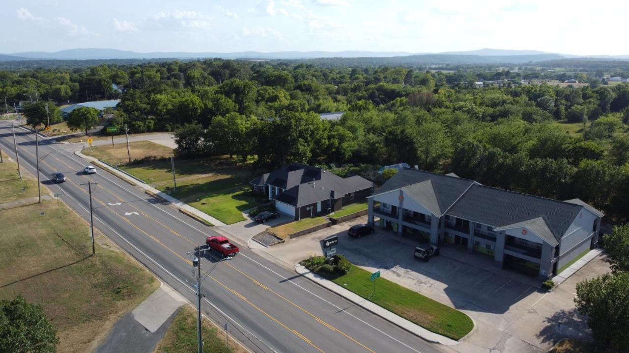 Hodler Inn Heavener エクステリア 写真
